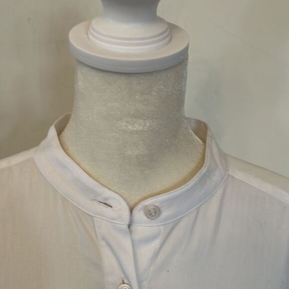 BCBGMAXAZRIA white long sleeve henley collar button front blouse Size S New - Picture 3 of 12